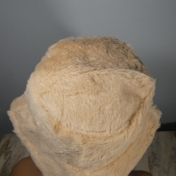 Fabulous! Fun Stylish Fashionable Faux Fur Bucket Hat Tan - Picture 7 of 9